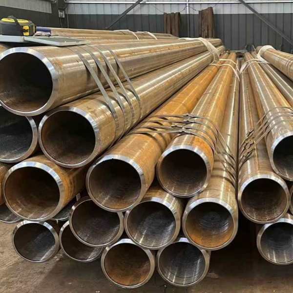 Alloy steel pipes high temperature refineries India
